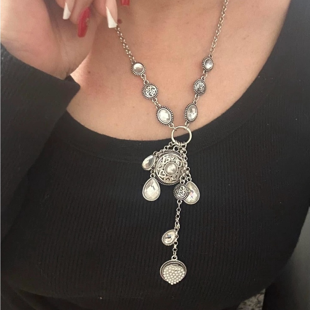 Chic Silver Pendant Necklace